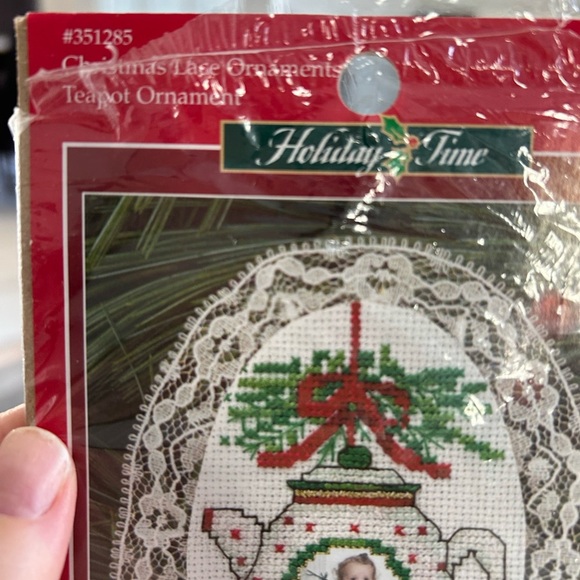 5/$25 Holiday time teapot crafts embroidery kit 🪡 - Picture 3 of 6
